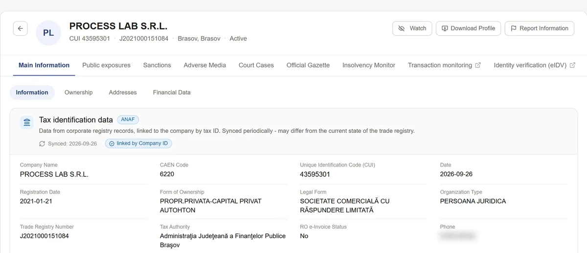 The header of a Clear Data report: the company name, tax number and status, and the bar of public registers the profile is read from.