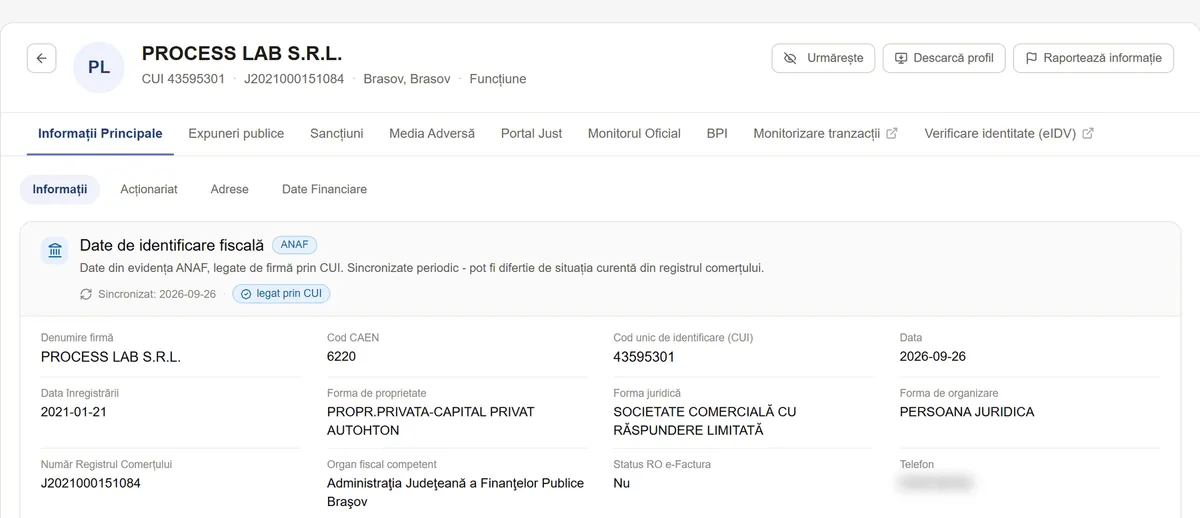 Antetul unui raport Clear Data: numele firmei, CUI-ul, starea ei și bara cu registrele publice din care se citește profilul.